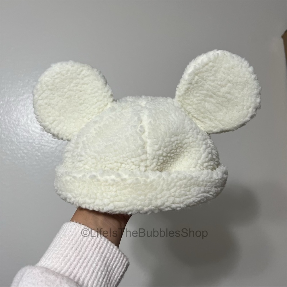 Disney - Sherpa/Fluffy Mickey Cap/Hat - White